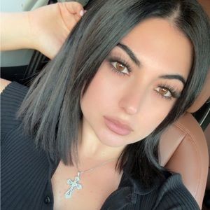 Meet your Posher, Alina